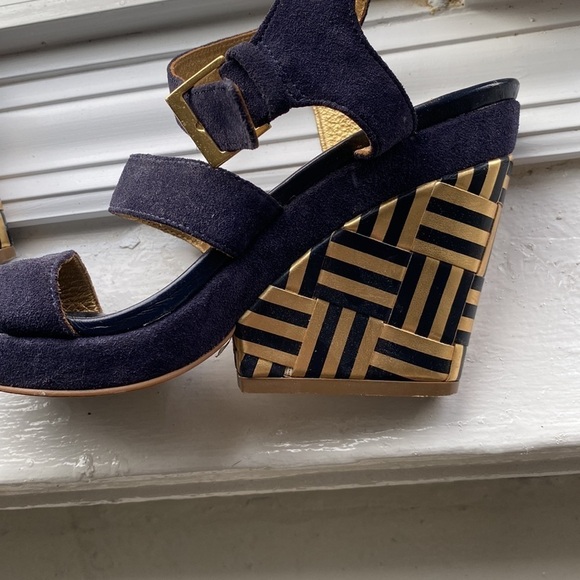 Kate Spade navy suede, gold and black leather wedges, size 6.5 - Picture 3 of 8